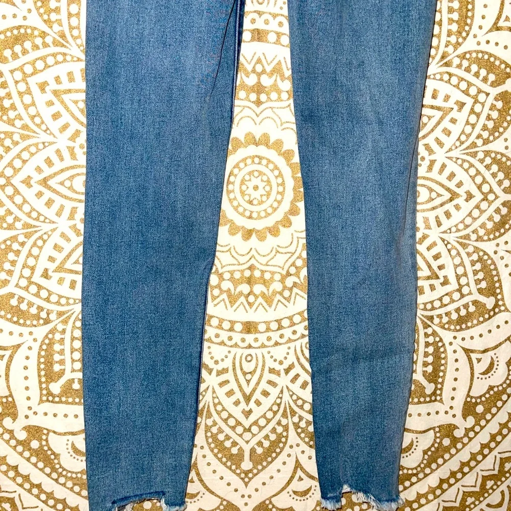 ✨HP✨ “AMERICAN EAGLE” NEXT LEVEL HI-RISE BLUE RIPPED JEGGING, LADIES SZ 2 SHORT - Picture 7 of 9